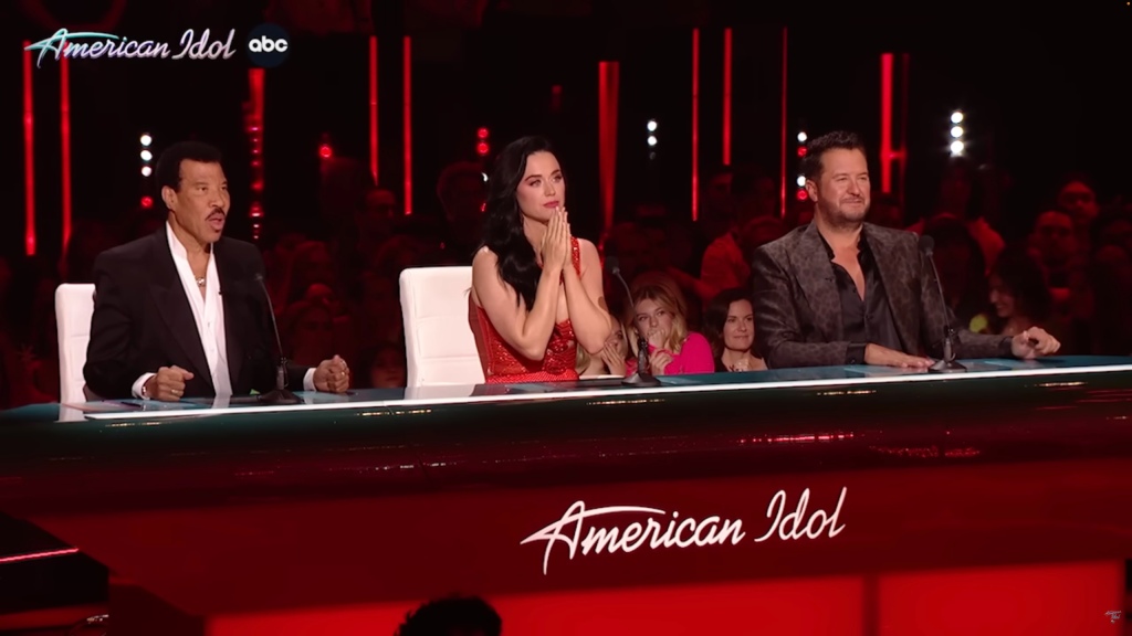 Lionel Richie, katy perry and luke bryan at judges panel